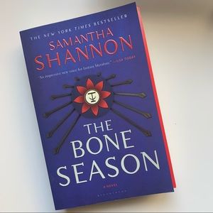 📖 The Bone Season by Samantha Shannon